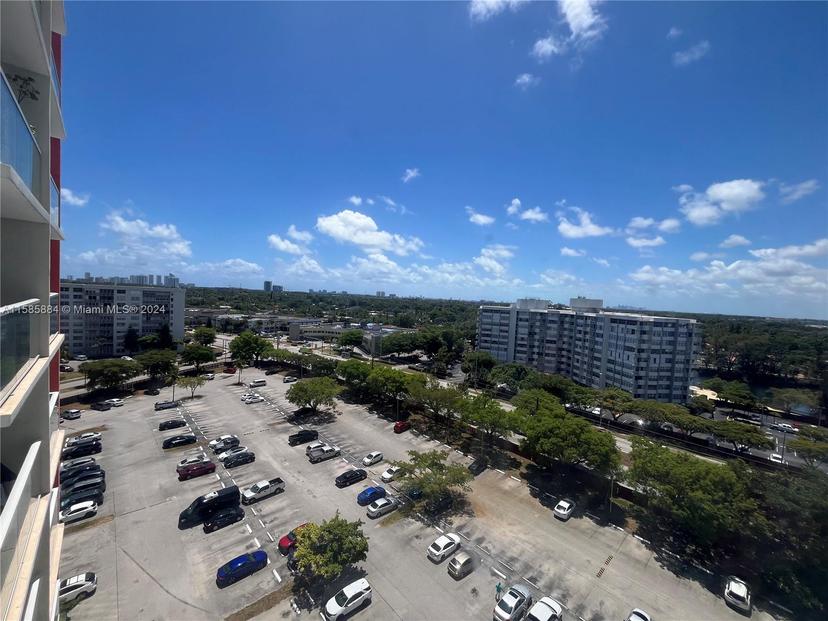 Picture of 1351 NE Miami Gardens Dr # 1121E, Miami FL 33179
