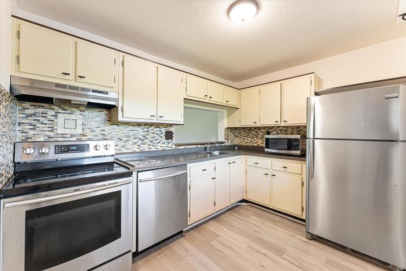 Picture of 8415 SW 107Th Ave # 335W, Miami FL 33173