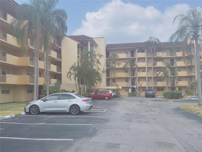 Picture of 3955 N Nob Hill Rd # 408, Sunrise FL 33351