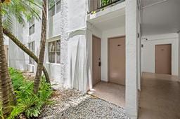 Picture of 6923 Cypress Rd # A15, Plantation, FL 33317
