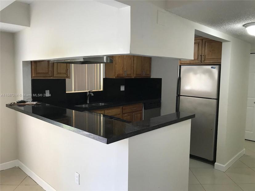 Picture of 9367 Fontainebleau Blvd # G122, Miami FL 33172