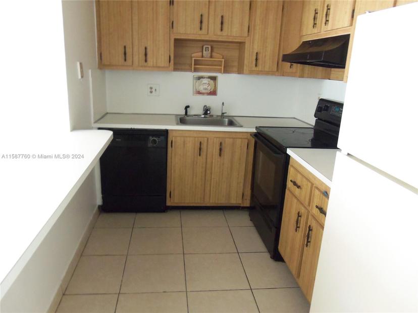 Picture of 4156 Inverrary Dr # 105, Lauderhill FL 33319