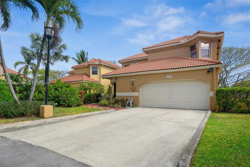 Picture of 11235 Lakeview Dr, Coral Springs FL 33071