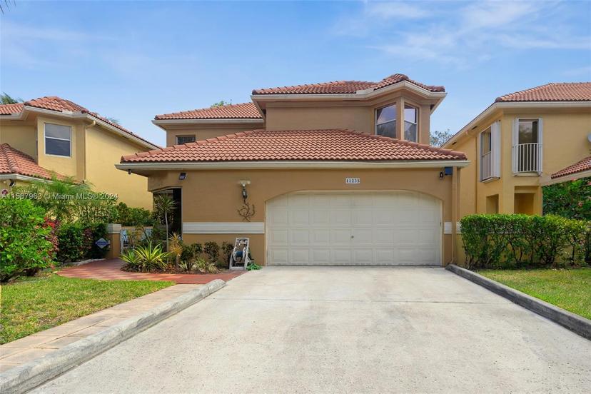 Picture of 11235 Lakeview Dr, Coral Springs FL 33071