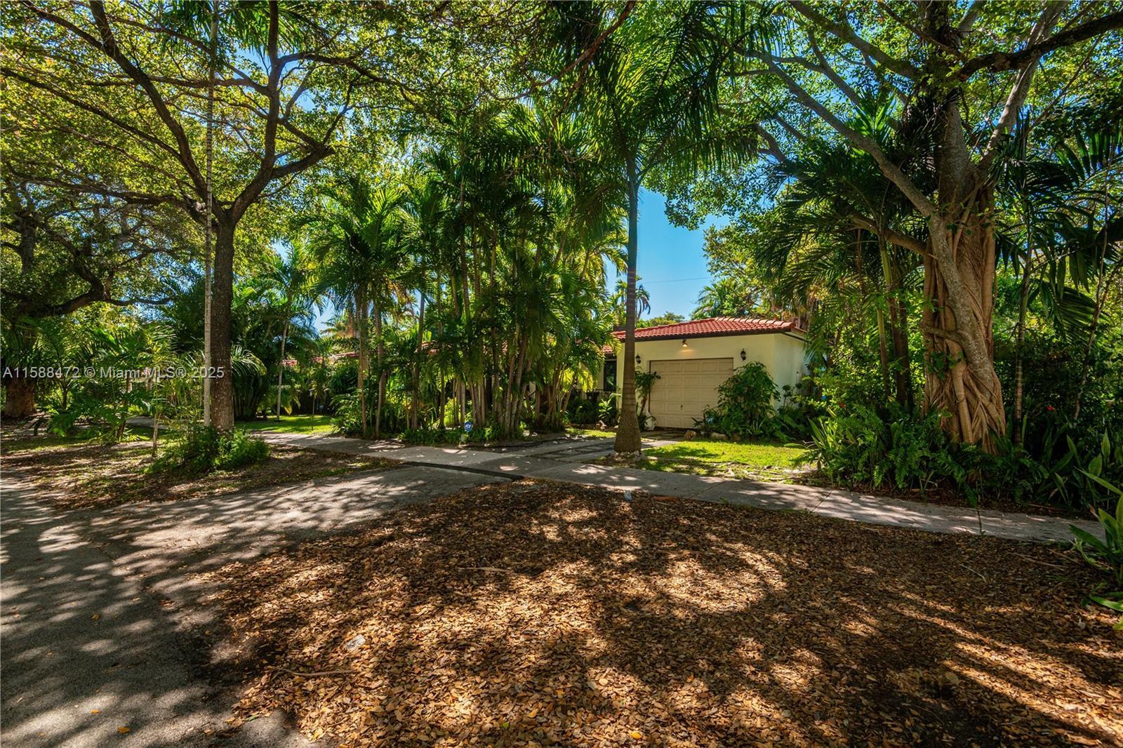 Picture of 320 San Sebastian Ave, Coral Gables, FL 33134