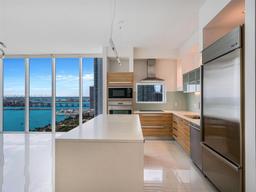 Picture of 2020 N Bayshore Dr # 2402, Miami, FL 33137