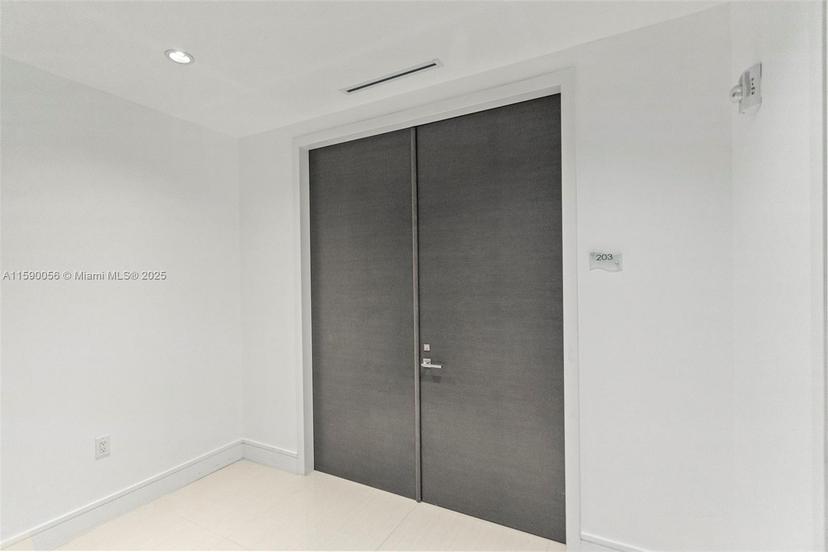 Picture of 3250 NE 188Th St # 203, Aventura FL 33180