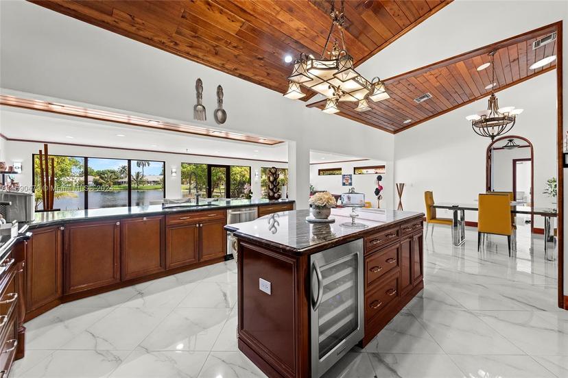 Picture of 19440 Royal Birkdale Dr, Hialeah FL 33015