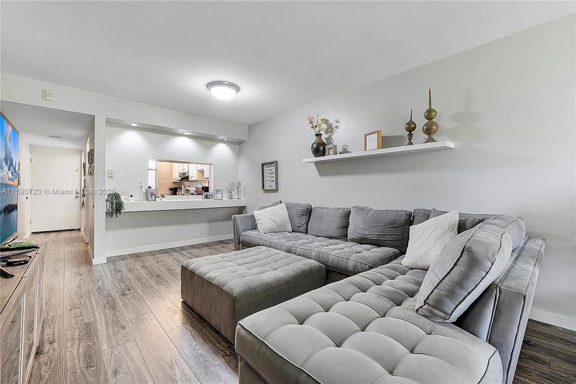 Picture of 8411 Forest Hills Dr # 307, Coral Springs FL 33065