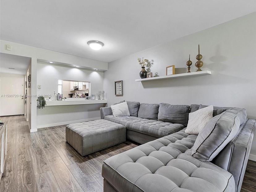 Picture of 8411 Forest Hills Dr # 307, Coral Springs FL 33065