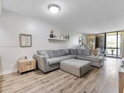Picture of 8411 Forest Hills Dr # 307, Coral Springs, FL 33065