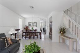 Picture of 4032 Pinewood Ln, Weston, FL 33331