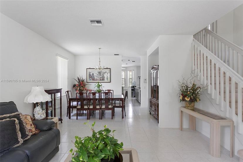 Picture of 4032 Pinewood Ln, Weston FL 33331