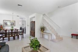 Picture of 4032 Pinewood Ln, Weston, FL 33331