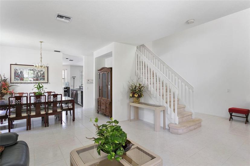 Picture of 4032 Pinewood Ln, Weston FL 33331