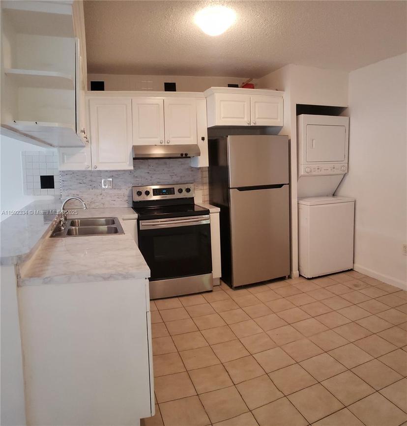 Picture of 15400 SW 81St Cir Ln # 104, Miami FL 33193