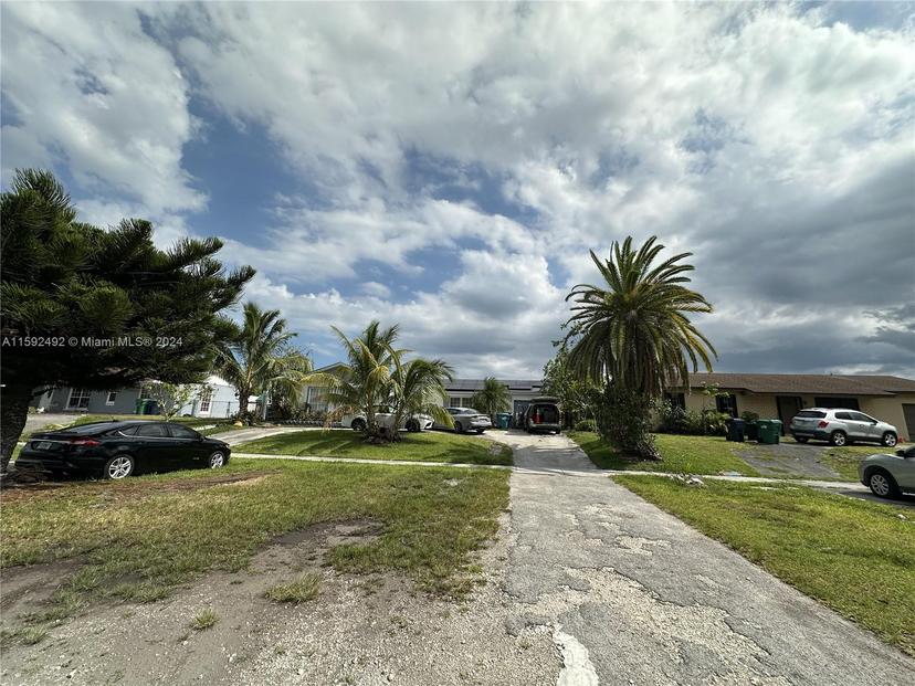 Picture of 12350 SW 264Th St, Homestead FL 33032