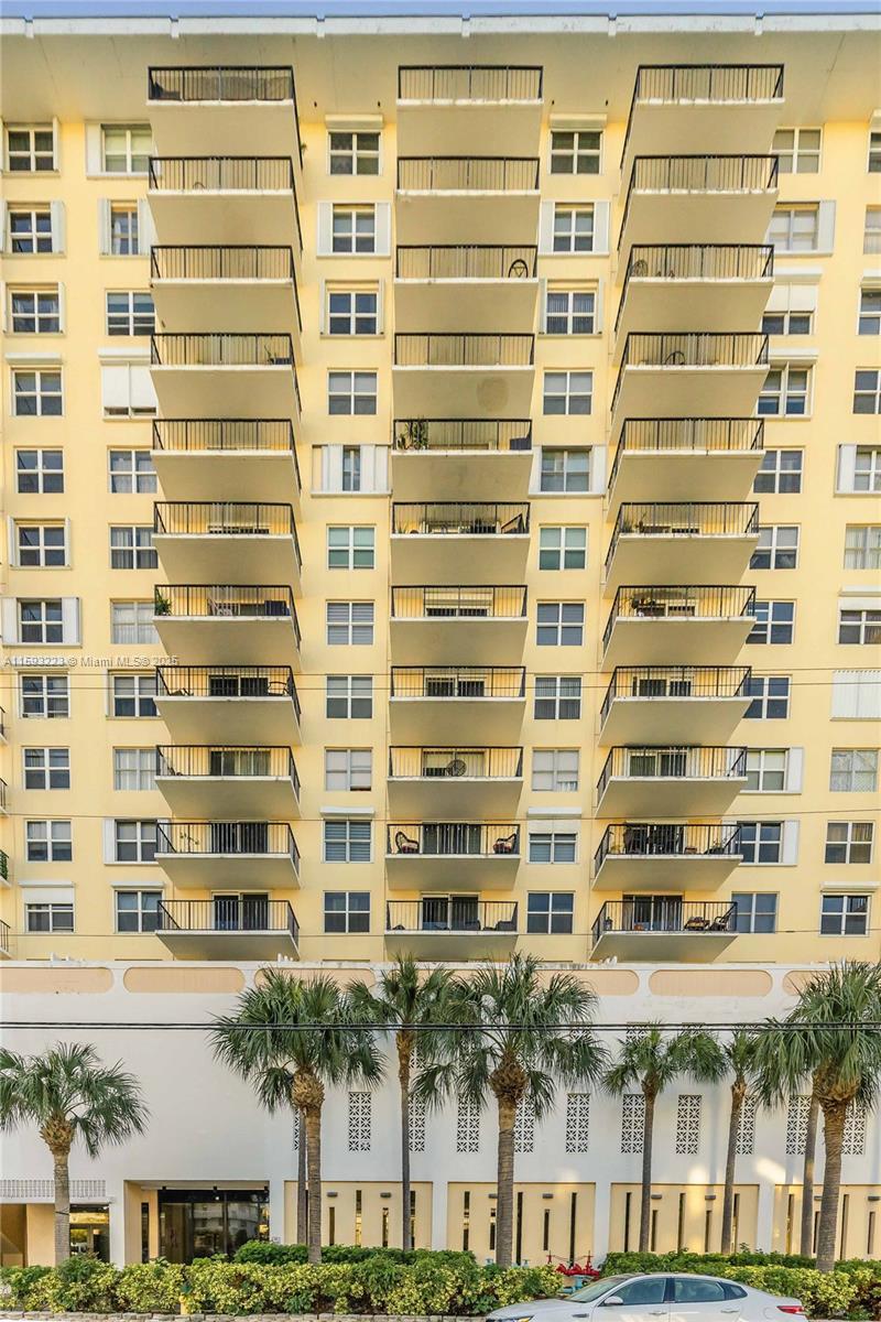 Picture of 427 Golden Isles Dr # 5H, Hallandale Beach FL 33009