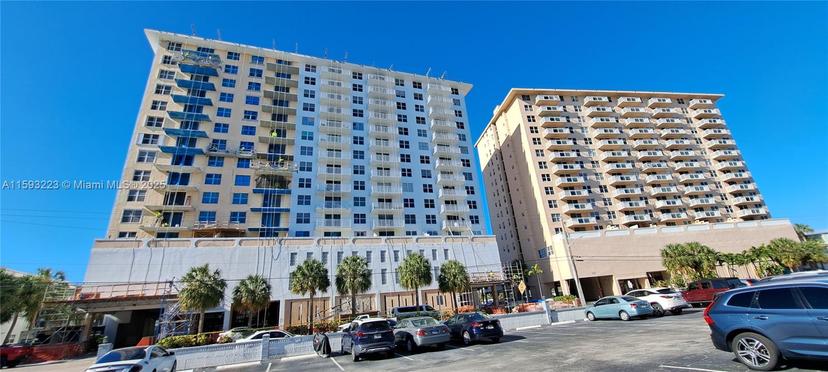 Picture of 427 Golden Isles Dr # 5H, Hallandale Beach FL 33009