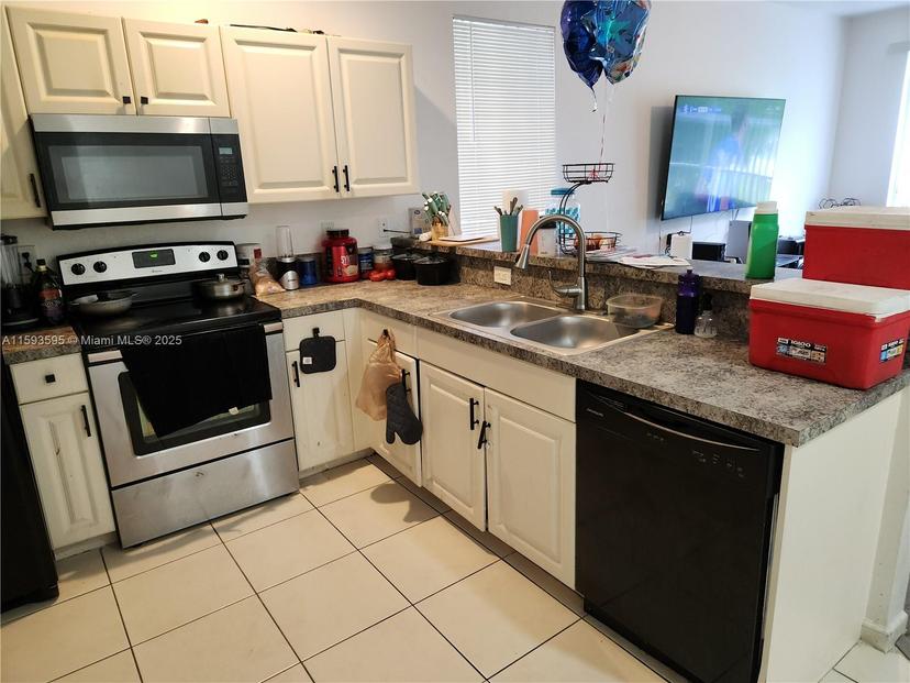 Picture of 1945 Marsh Harbor Dr # 1945, Riviera Beach FL 33404