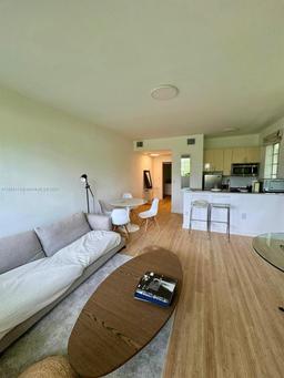 Picture of 3917 N Meridian Ave # 102, Miami Beach, FL 33140