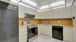 Picture of 2500 Parkview Dr # 1520, Hallandale Beach, FL 33009