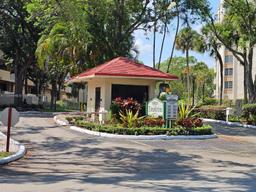 Picture of 6921 Environ Blvd # 4N, Lauderhill, FL 33319