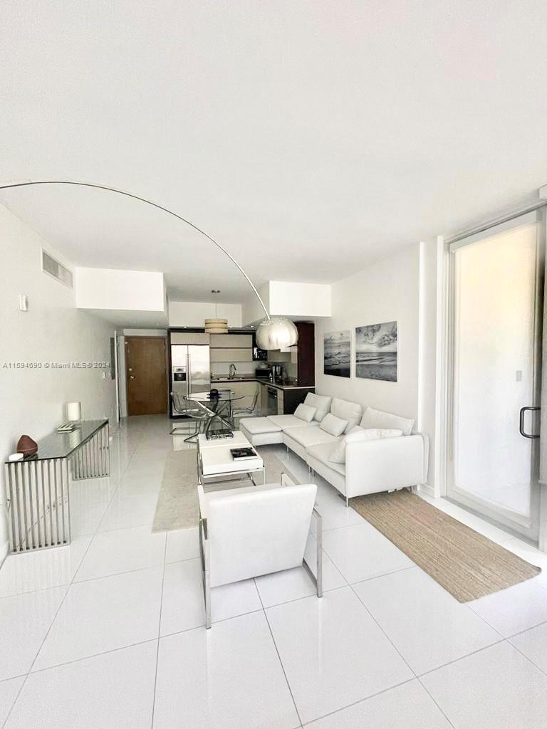 Picture of 2155 Washington Ct # 110, Miami Beach FL 33139