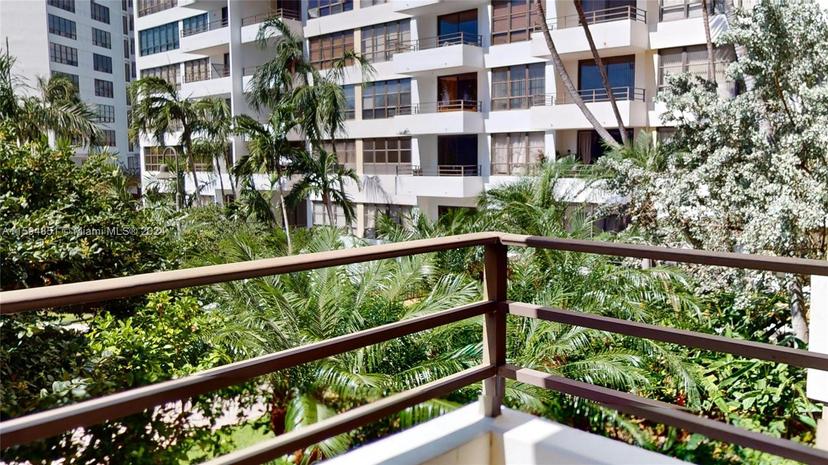Picture of 600 Three Islands Blvd # 219, Hallandale Beach FL 33009