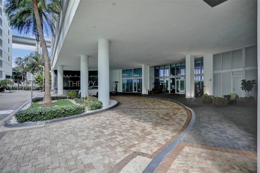 Picture of 90 SW 3Rd St # 1112, Miami FL 33130