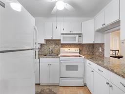 Picture of 2050 NE 39Th St # W212, Lighthouse Point, FL 33064
