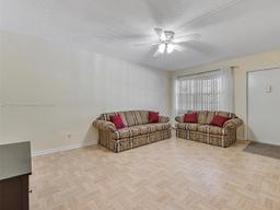 Picture of 2050 NE 39Th St # W212, Lighthouse Point, FL 33064