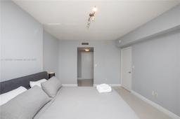 Picture of 1750 N Bayshore Dr # 2910, Miami, FL 33132