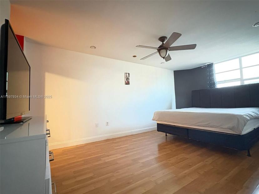 Picture of 1965 S Ocean Dr # 2F, Hallandale Beach FL 33009