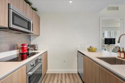 Picture of 201 SW 17Th Rd # 512, Miami, FL 33129