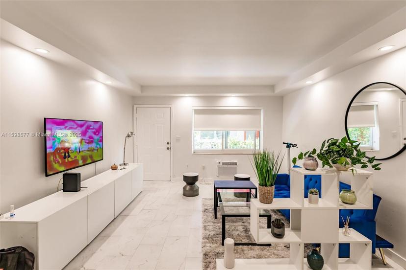Picture of 1135 Euclid Ave # 104, Miami Beach FL 33139