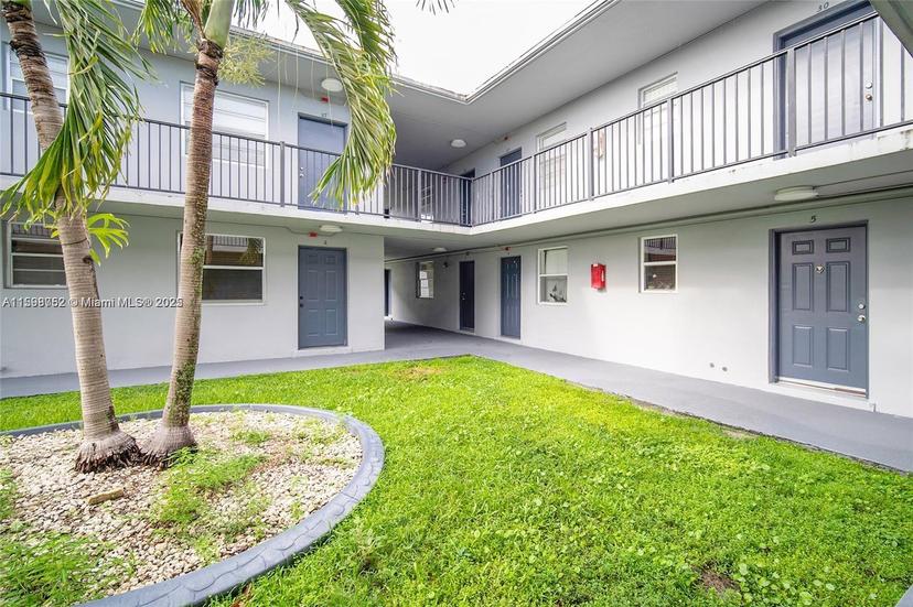 Picture of 4250 SW 67Th Ave # 49, Miami FL 33155