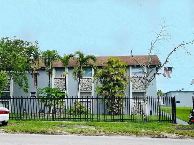 Picture of 4250 SW 67Th Ave # 49, Miami FL 33155