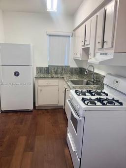 Picture of 4250 SW 67Th Ave # 49, Miami, FL 33155