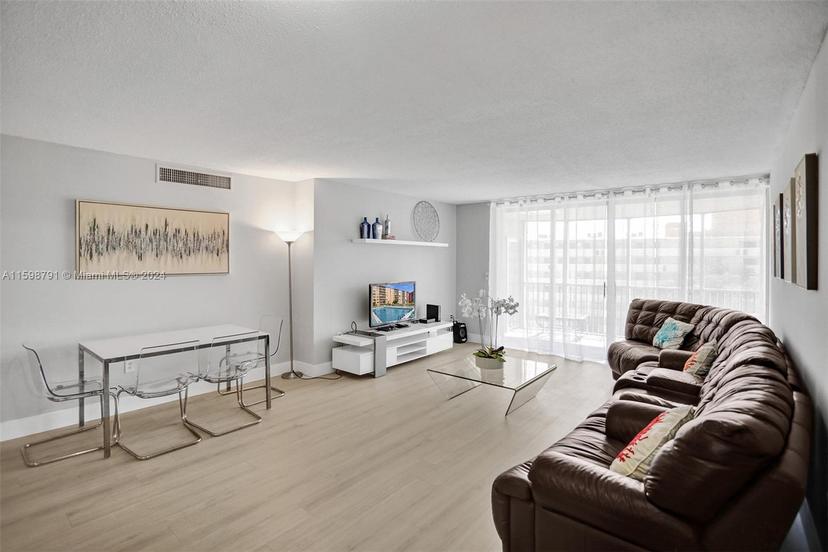 Picture of 1770 NE 191St St # 1, Miami FL 33179