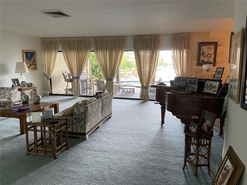 Picture of 8826 Hawthorne Ave, Surfside FL 33154