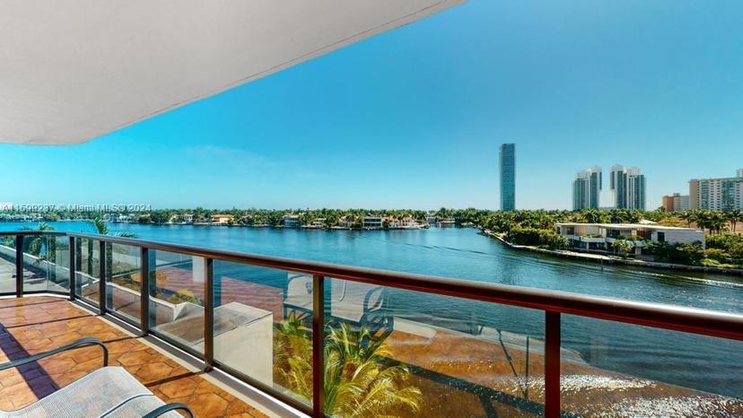 Picture of 19667 Turnberry Way # 5J, Aventura FL 33180