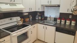 Picture of 9410 N Hollybrook Lake Dr # 304, Pembroke Pines, FL 33025