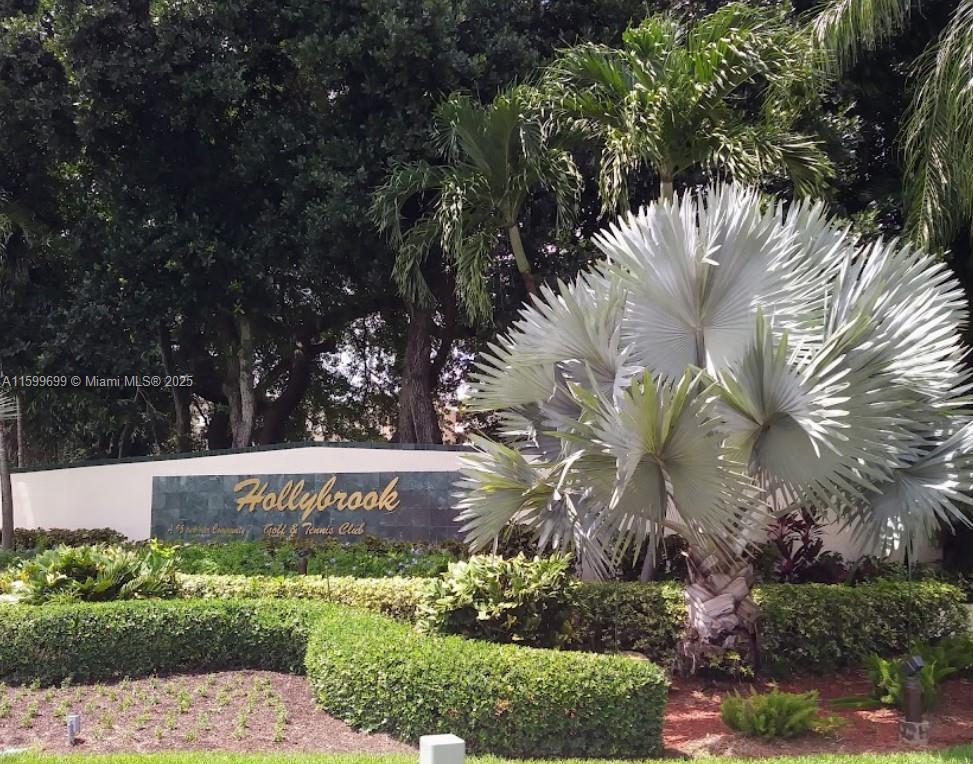 Picture of 9410 N Hollybrook Lake Dr # 304, Pembroke Pines, FL 33025