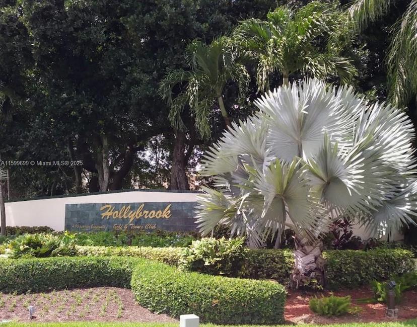 Picture of 9410 N Hollybrook Lake Dr # 304, Pembroke Pines FL 33025