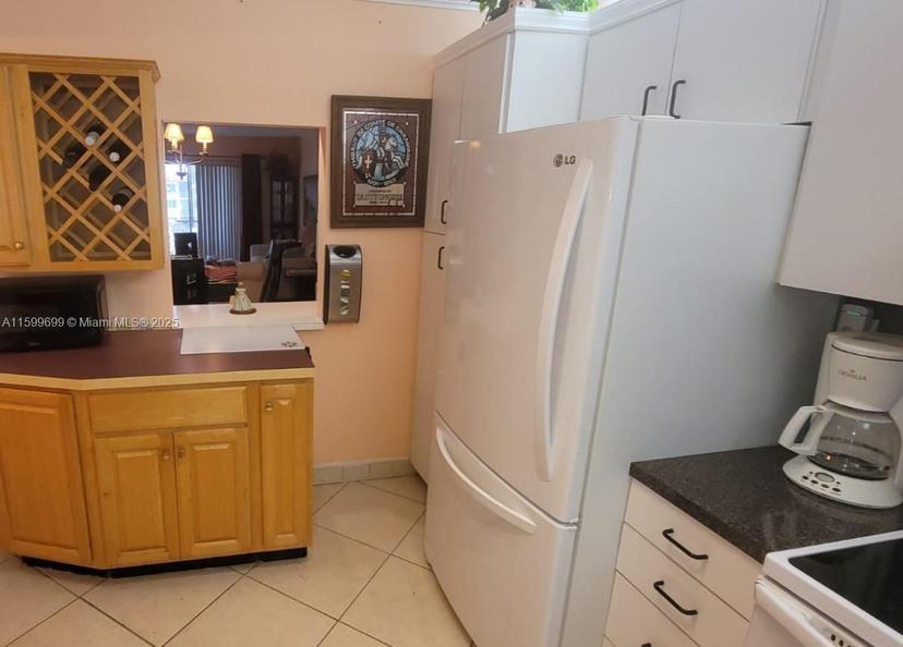 Picture of 9410 N Hollybrook Lake Dr # 304, Pembroke Pines FL 33025