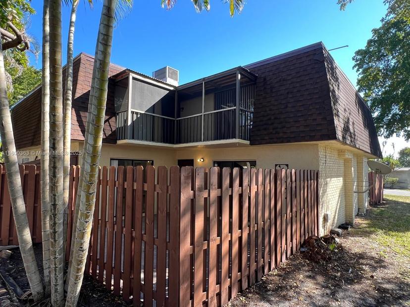Picture of 5825 Swordfish Ct # D, Tamarac FL 33319
