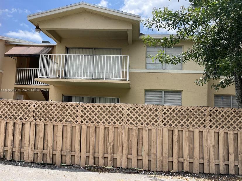 Picture of 4110 NW 79Th Ave # 2A, Doral FL 33166