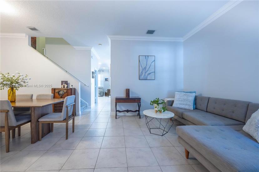 Picture of 3230 Fairway Cir # 15, Davie FL 33328