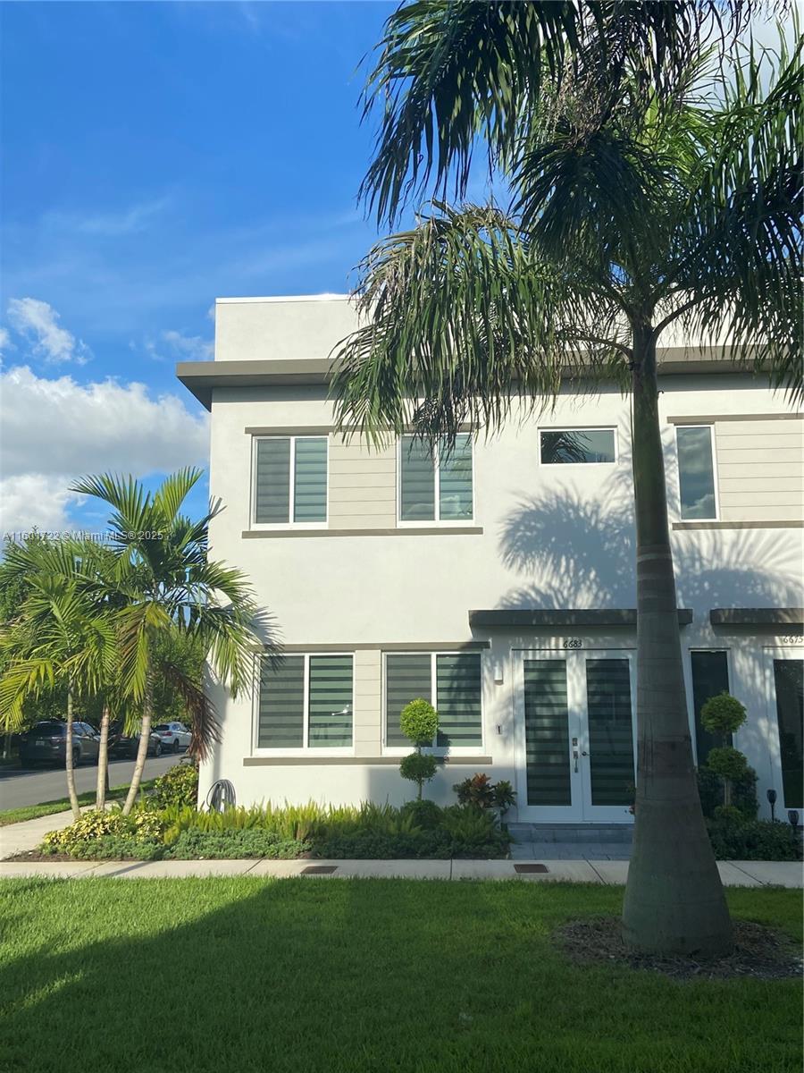 Picture of 6683 NW 103Rd Pkwy # 6683, Doral, FL 33178